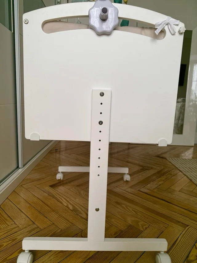 Minicuna de madera blanca con ruedas, lateral de colecho y móvil