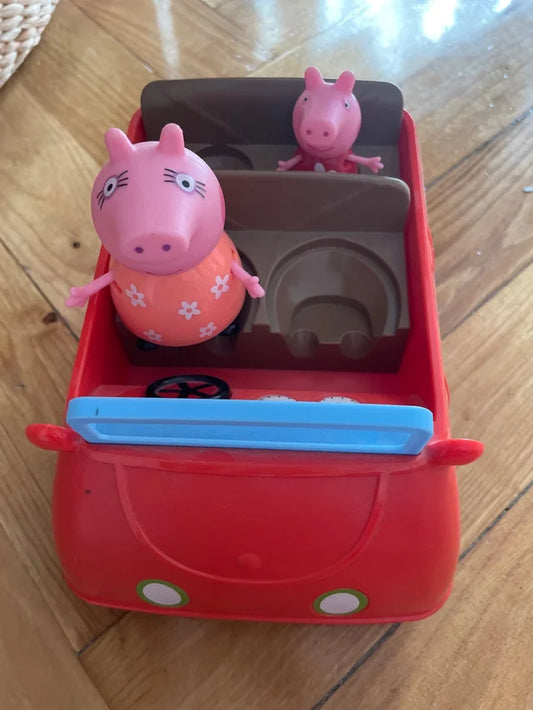 Coche de juguete Peppa Pig color rojo con figuras y accesorios