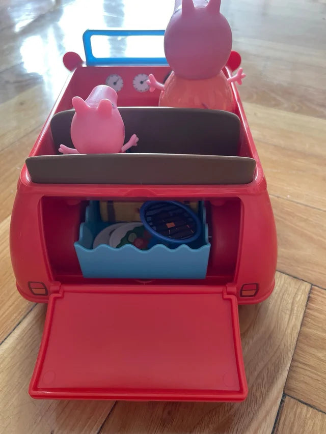 Coche de juguete Peppa Pig color rojo con figuras y accesorios